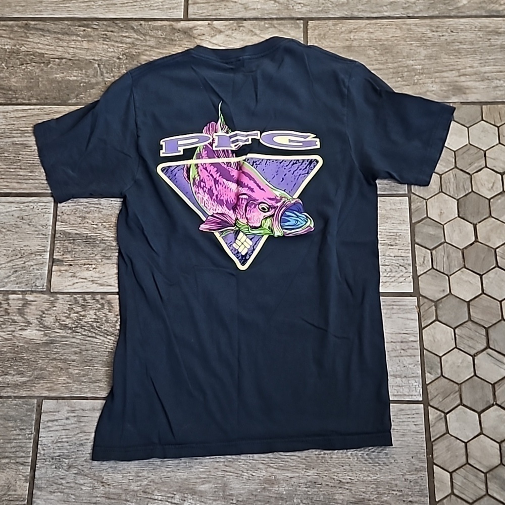 Columbia T Shirt Size Small